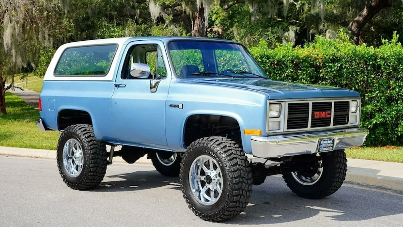 グリーンライト '87 GMC ジミー リフテッド 紺／白 1987 GMC Jimmy for Sale | duPont REGISTRY