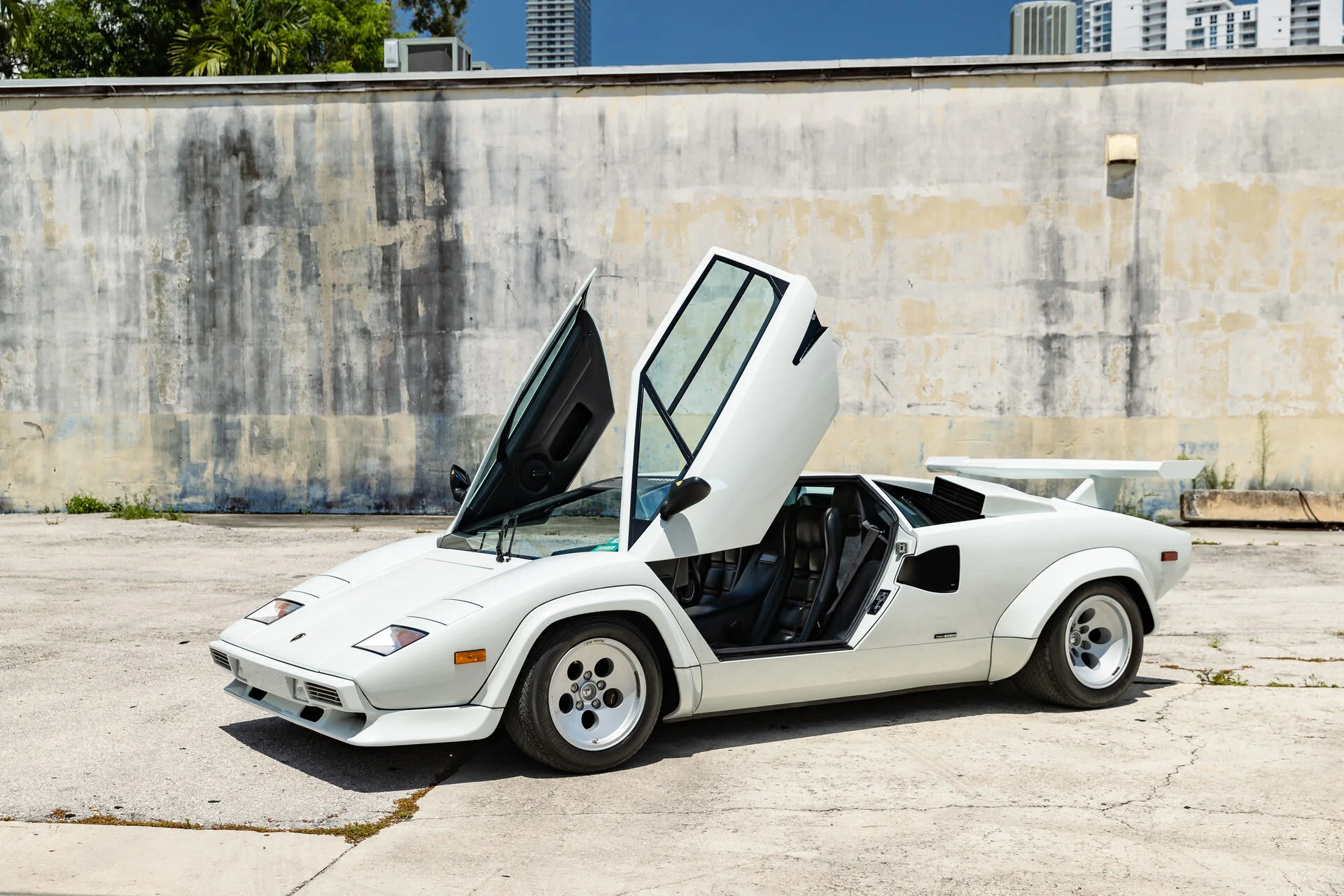 1985 Lamborghini Countach LP 5000S for Sale | duPont REGISTRY