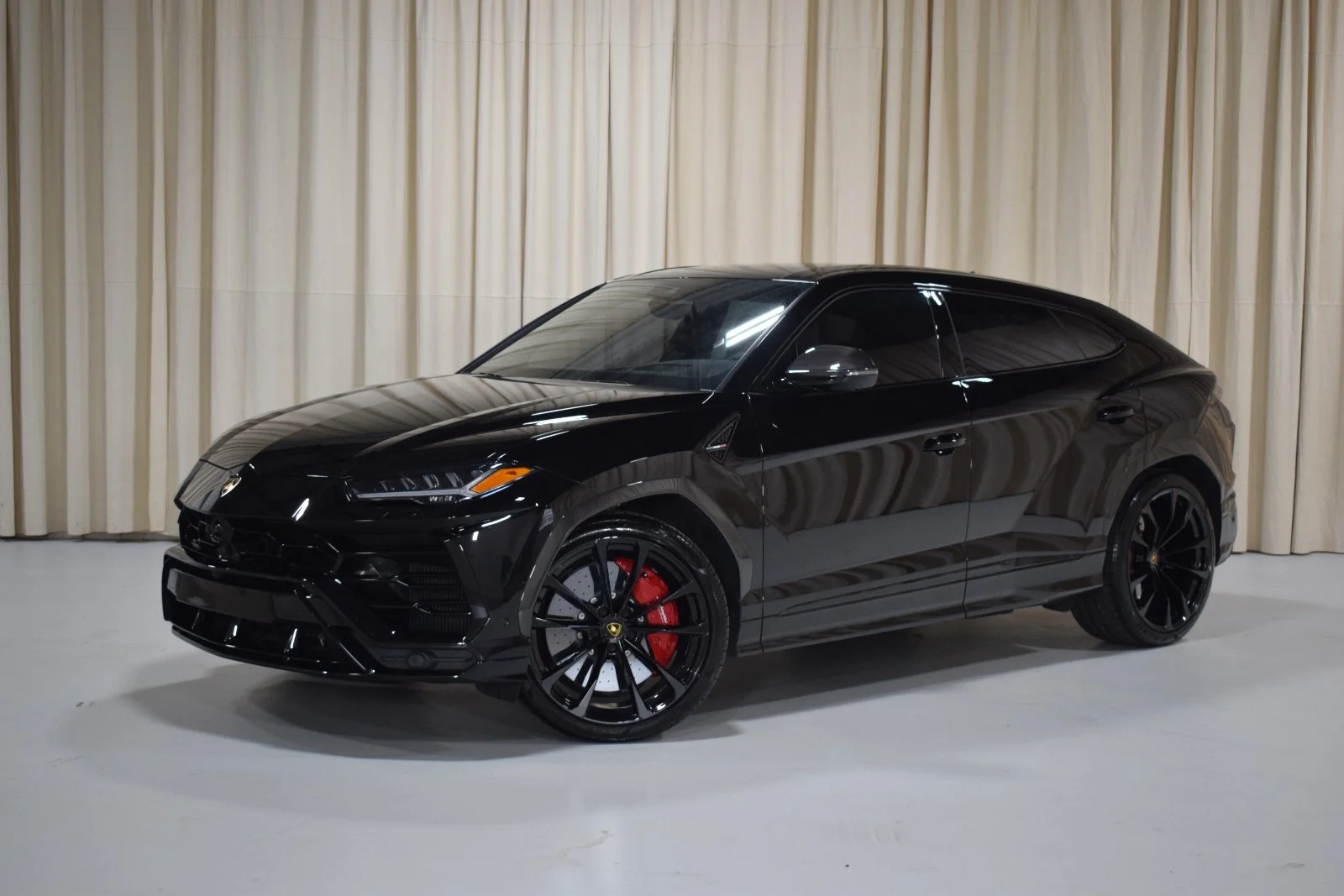 ずぅん 2022 Lamborghini Urus for Sale | duPont REGISTRY