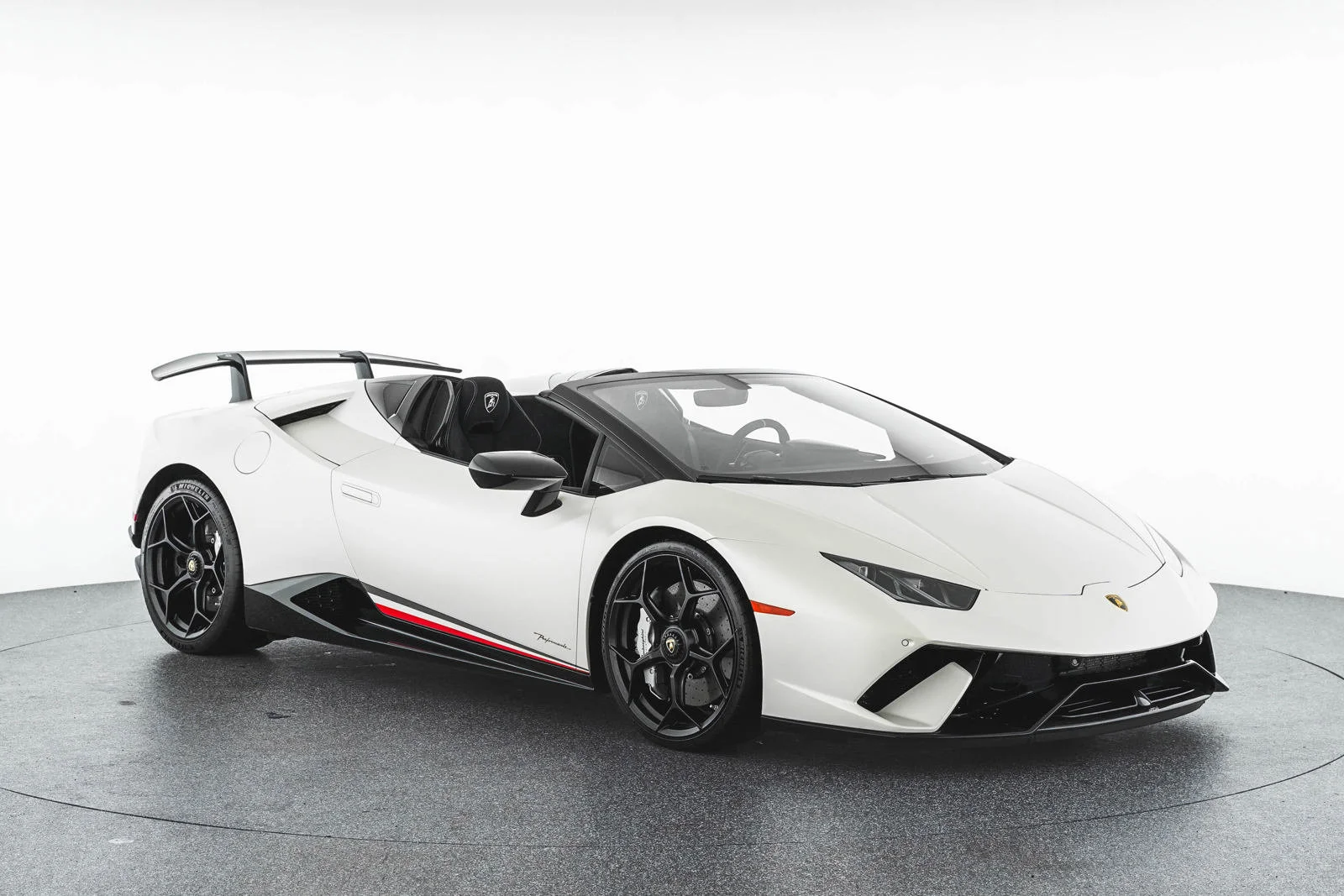 2018 Lamborghini Huracan Performante Spyder for Sale | duPont REGISTRY
