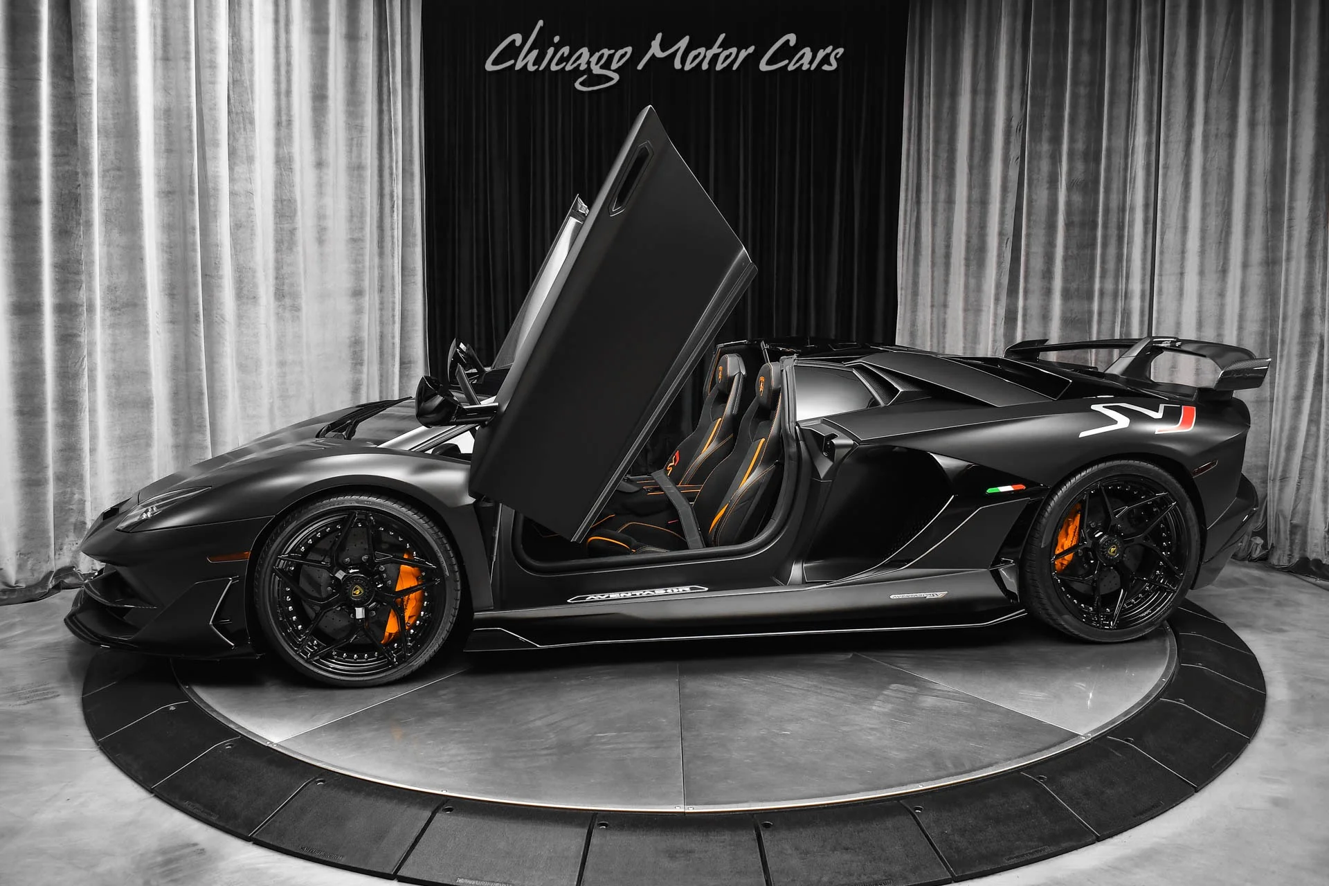 Tardis ランボルギーニ　Aventador Roadster SVJ 黒 2021 Lamborghini Aventador SVJ Roadster for Sale | duPont REGISTRY