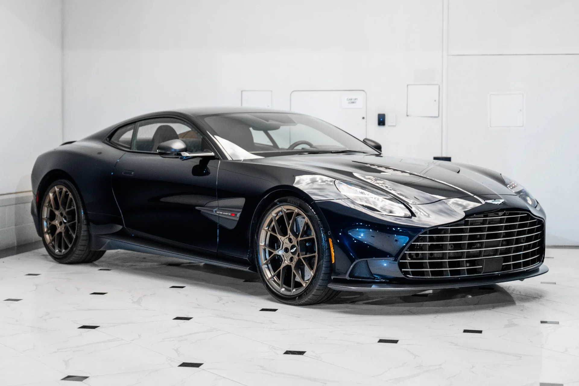 2025 Aston Martin Vanquish for Sale | duPont REGISTRY