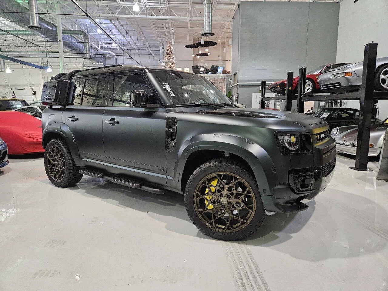 2025 Land Rover Defender 110 Urban Widetrack Edition for Sale