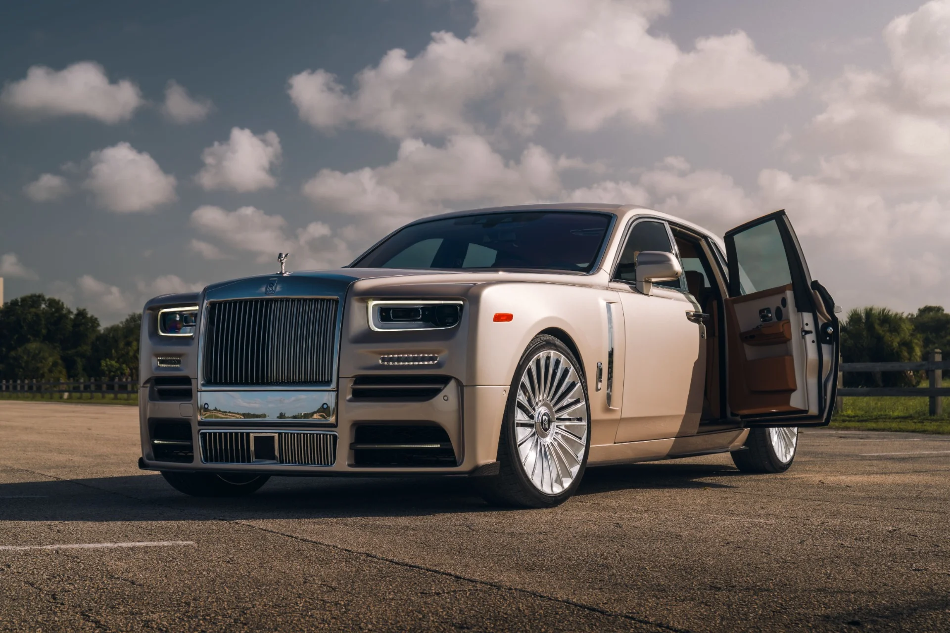 Rolls-Royce Phantom Mansory 8/15まで出品 2019 Rolls-Royce Phantom for Sale | duPont REGISTRY
