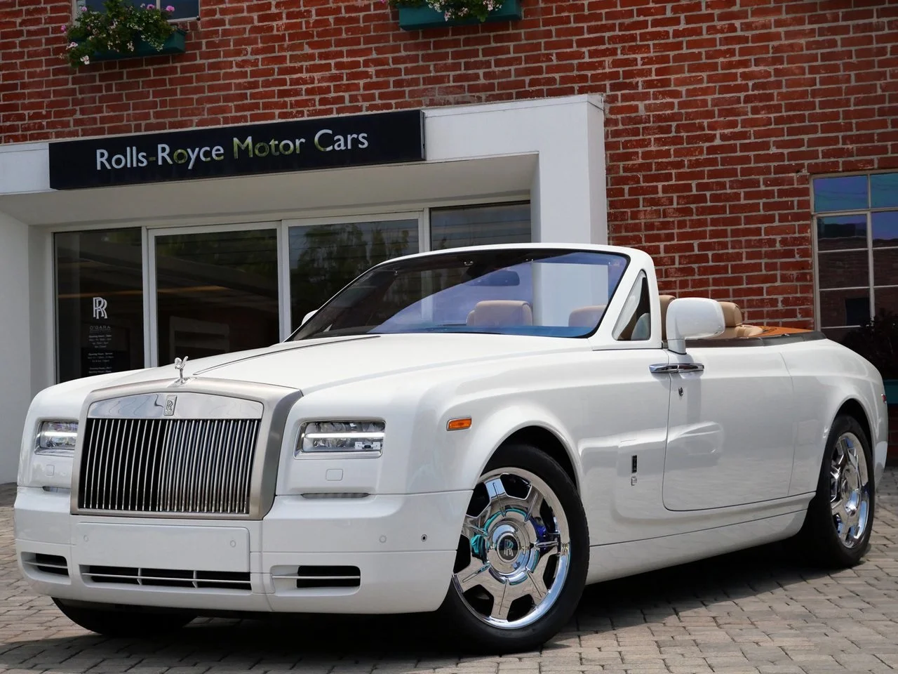 2013 Rolls-Royce Phantom Drophead Coupe for Sale | duPont REGISTRY