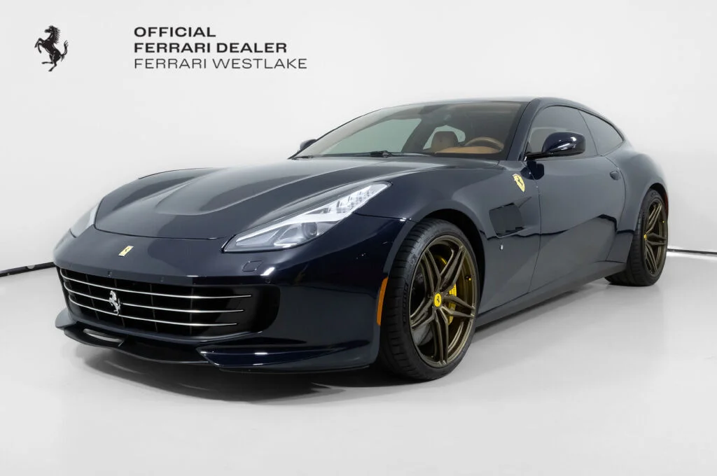 【新品・未開封】Ferrari GTC4LUSSO カタログ 2018 Ferrari GTC4Lusso for Sale | duPont REGISTRY