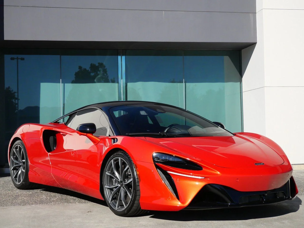 2024 McLaren Artura for Sale | duPont REGISTRY