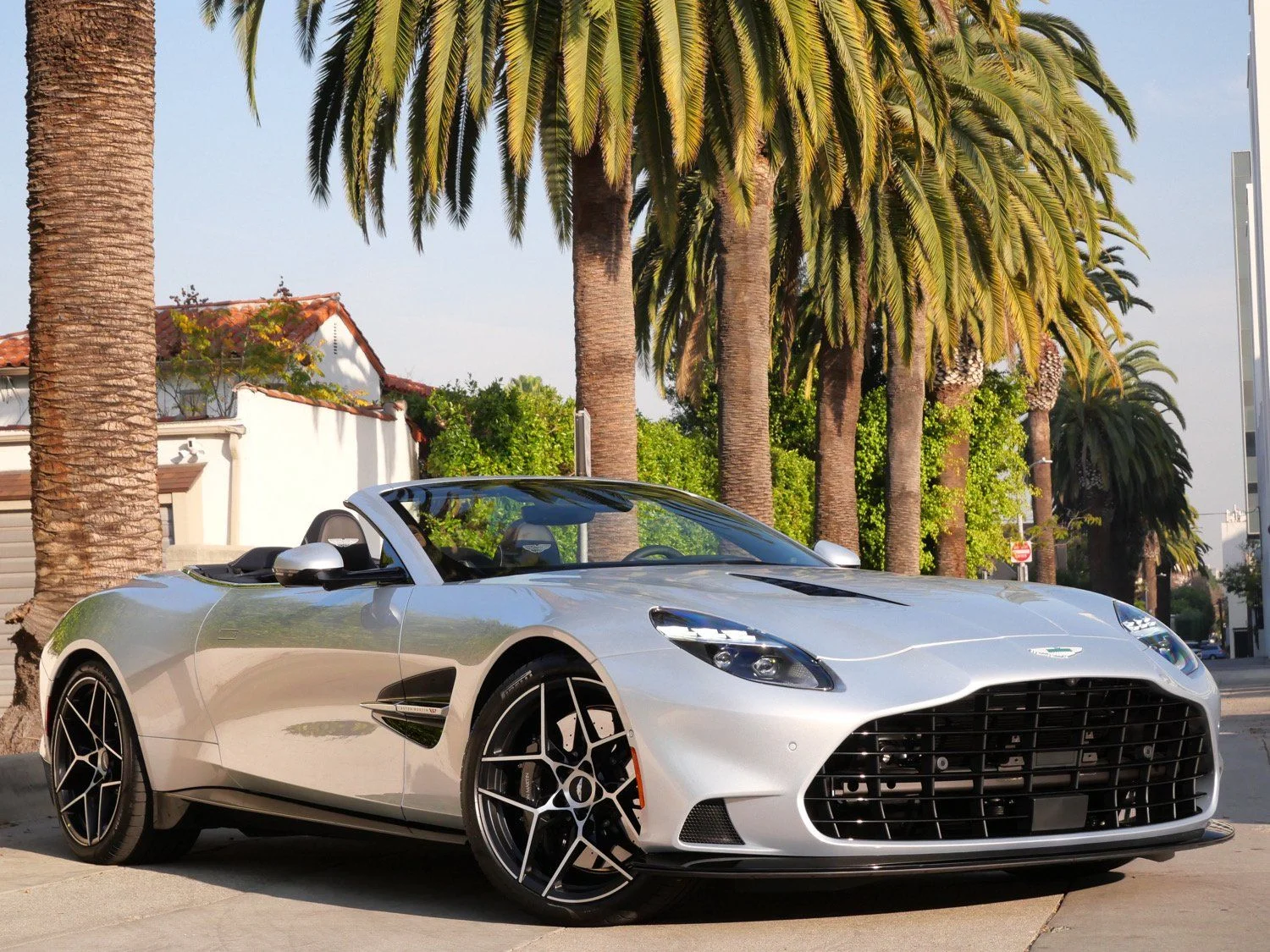 2026 Aston Martin Vanquish Volante for Sale | duPont REGISTRY