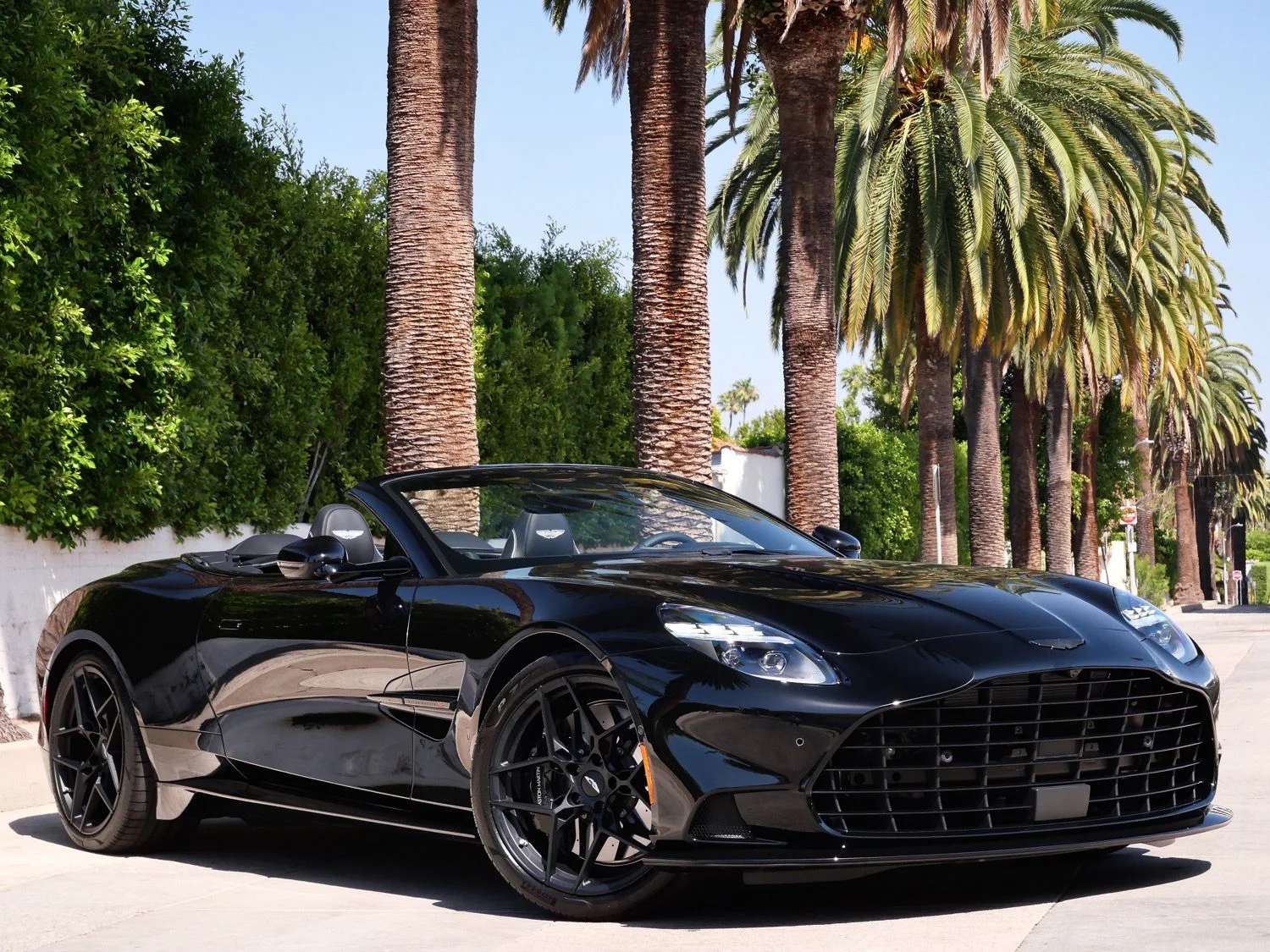 2026 Aston Martin Vanquish Volante for Sale | duPont REGISTRY