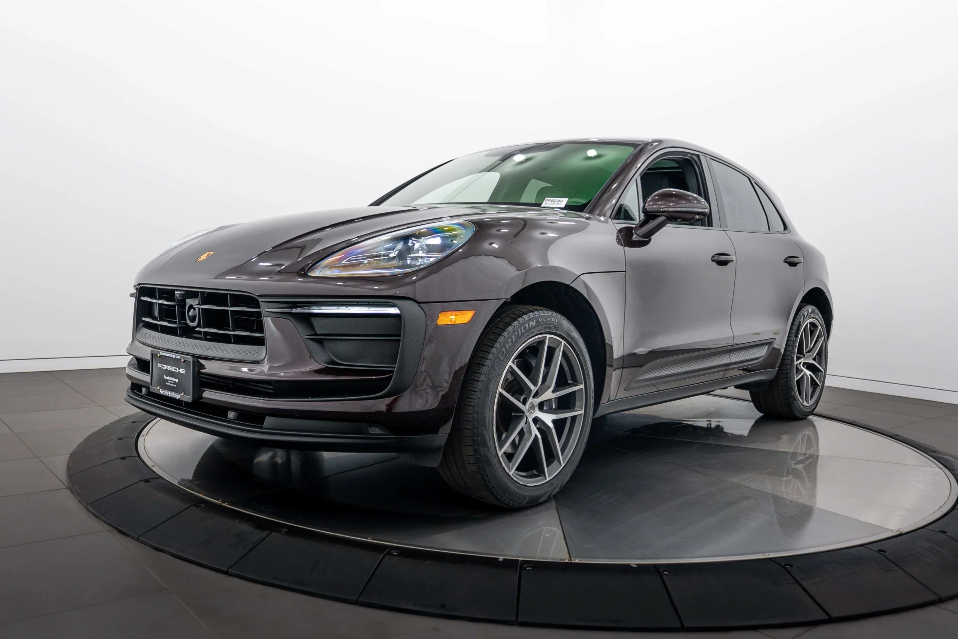 2023 Porsche Macan T