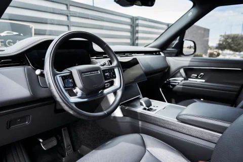 2025 Land Rover Range Rover SE for Sale | duPont REGISTRY